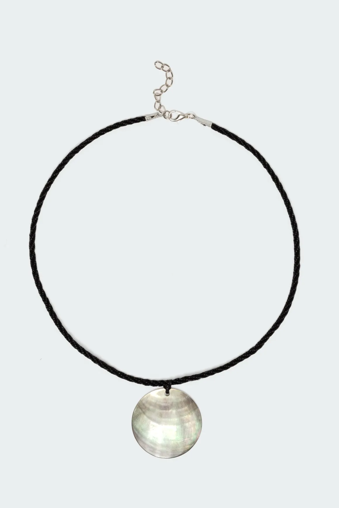 She Shell Twisted Cord Necklace