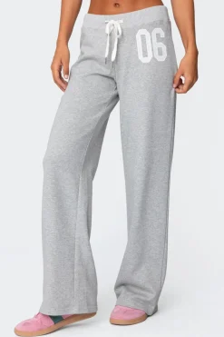 06 Sweatpants