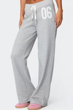 06 Sweatpants